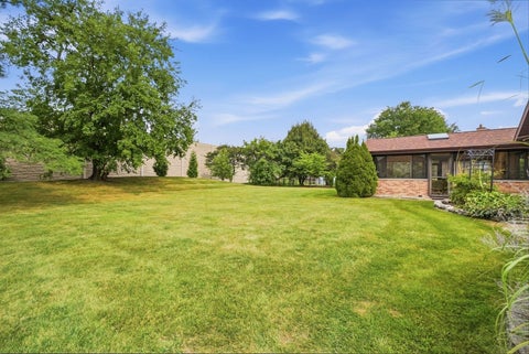 Tiny photo for 254 Wood Glen Lane, Oak Brook, IL 60523 (MLS # 12758543)