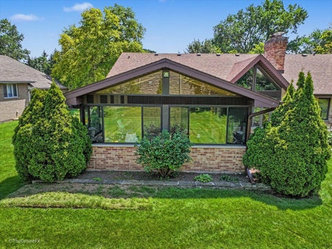 Tiny photo for 254 Wood Glen Lane, Oak Brook, IL 60523 (MLS # 12758543)