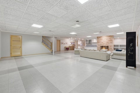 Tiny photo for 254 Wood Glen Lane, Oak Brook, IL 60523 (MLS # 12758543)