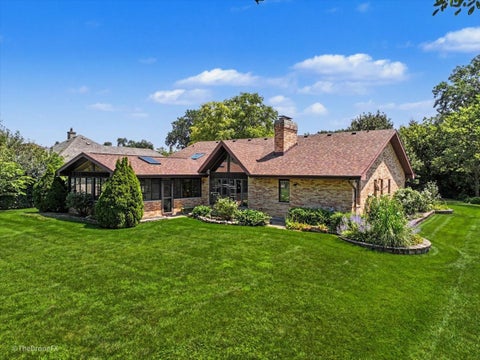 Tiny photo for 254 Wood Glen Lane, Oak Brook, IL 60523 (MLS # 12758543)