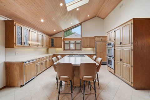 Tiny photo for 254 Wood Glen Lane, Oak Brook, IL 60523 (MLS # 12758543)