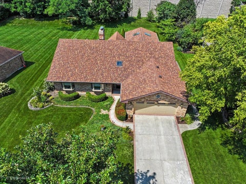 Tiny photo for 254 Wood Glen Lane, Oak Brook, IL 60523 (MLS # 12758543)