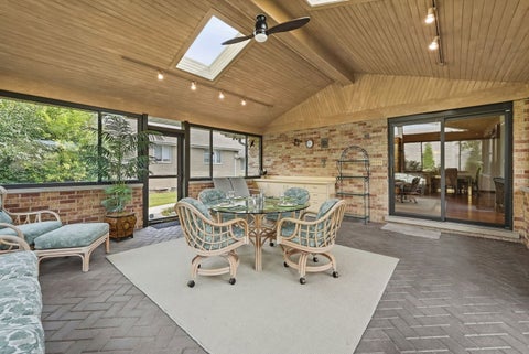 Tiny photo for 254 Wood Glen Lane, Oak Brook, IL 60523 (MLS # 12758543)