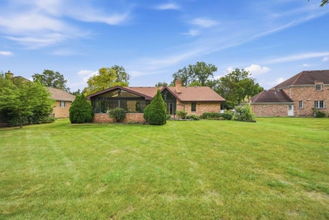 Tiny photo for 254 Wood Glen Lane, Oak Brook, IL 60523 (MLS # 12758543)