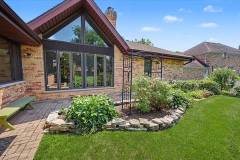 Tiny photo for 254 Wood Glen Lane, Oak Brook, IL 60523 (MLS # 12758543)