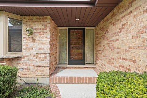 Tiny photo for 254 Wood Glen Lane, Oak Brook, IL 60523 (MLS # 12758543)