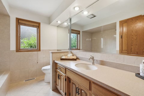 Tiny photo for 254 Wood Glen Lane, Oak Brook, IL 60523 (MLS # 12758543)
