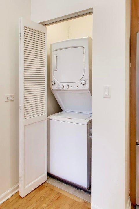 Tiny photo for 1639 W Farwell Avenue #2, Chicago, IL 60626 (MLS # 12761858)
