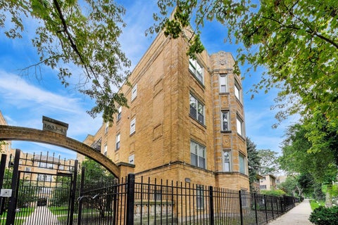 Photo of 1639 W Farwell Avenue #2, Chicago, IL 60626 (MLS # 12761858)