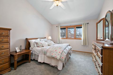 Tiny photo for 18227 Hummingbird Drive, Tinley Park, IL 60487 (MLS # 12531493)