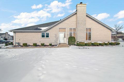 Tiny photo for 18227 Hummingbird Drive, Tinley Park, IL 60487 (MLS # 12531493)