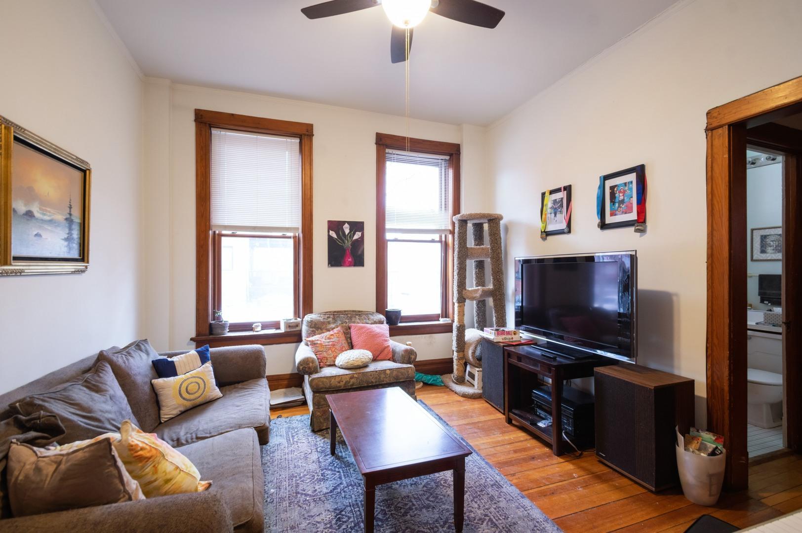 3552 N Lakewood Avenue 1