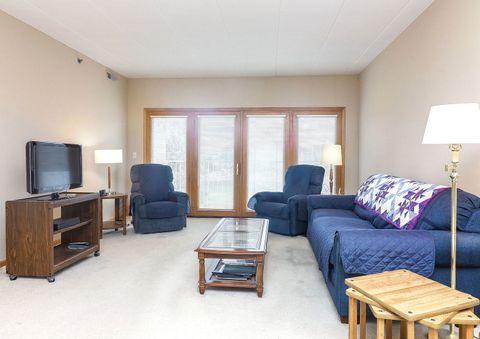 Tiny photo for 2240 S Grace Street #212, Lombard, IL 60148 (MLS # 12458766)