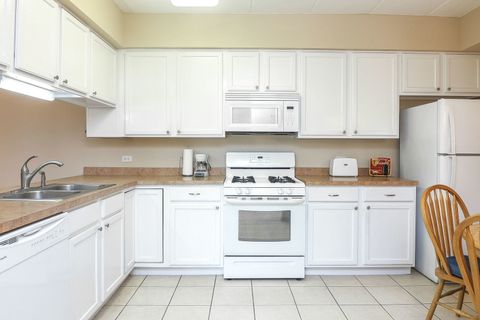 Tiny photo for 2240 S Grace Street #212, Lombard, IL 60148 (MLS # 12458766)