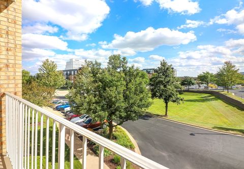 Tiny photo for 2240 S Grace Street #212, Lombard, IL 60148 (MLS # 12458766)