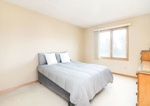 Tiny photo for 2240 S Grace Street #212, Lombard, IL 60148 (MLS # 12458766)