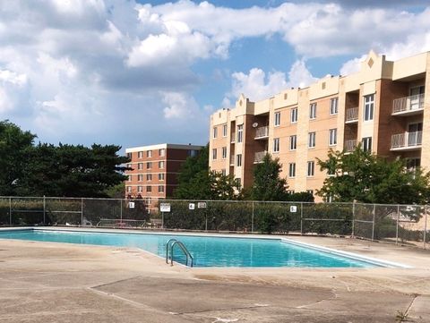 Tiny photo for 2240 S Grace Street #212, Lombard, IL 60148 (MLS # 12458766)