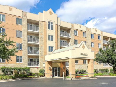 Photo of 2240 S Grace Street #212, Lombard, IL 60148 (MLS # 12458766)