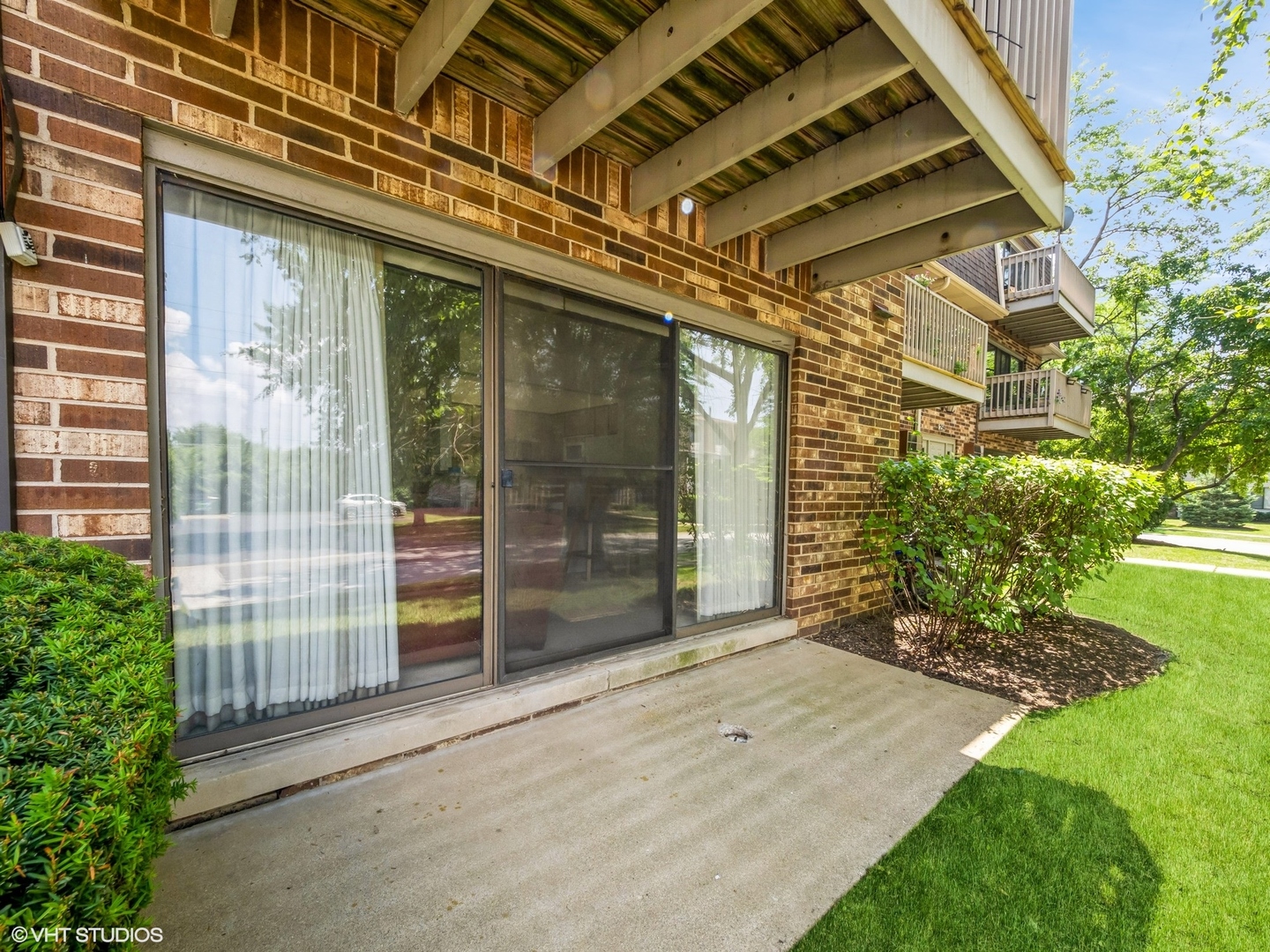 249 W Court of Shorewood 1B