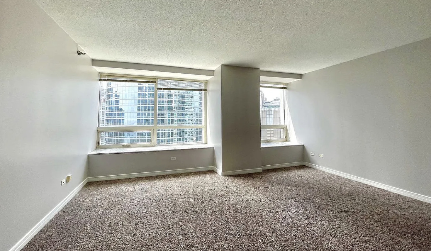512 N McClurg Court 2009