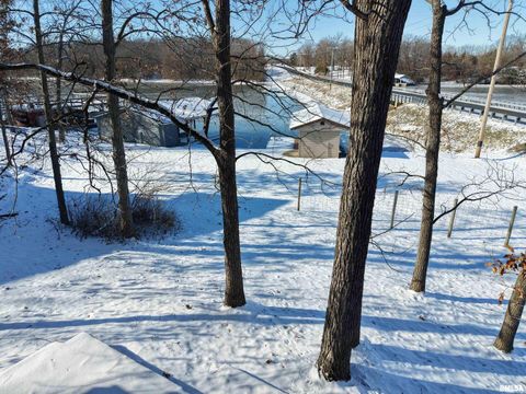 Tiny photo for 15981 HILLCREST Drive, Effingham, IL 62401 (MLS # EB460787)