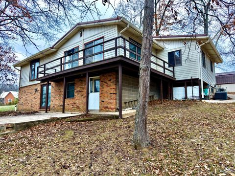 Photo of 15981 HILLCREST Drive, Effingham, IL 62401 (MLS # EB460787)