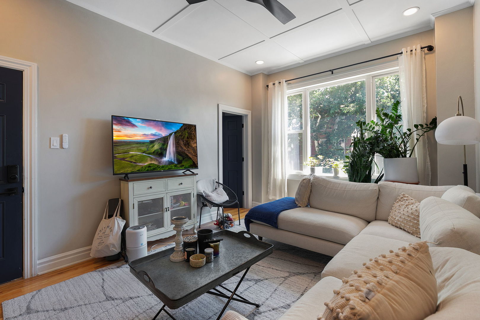 Chicago, Illinois 60622, United States, 11 Bedrooms Bedrooms, ,4 BathroomsBathrooms,Residential,Active,235009