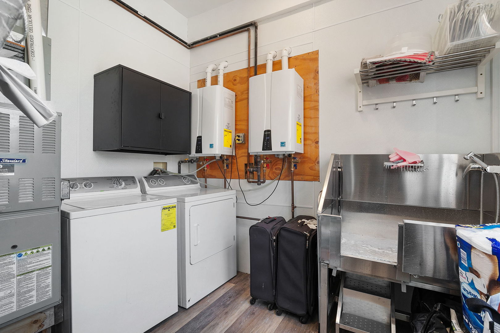 Chicago, Illinois 60622, United States, 11 Bedrooms Bedrooms, ,4 BathroomsBathrooms,Residential,Active,235009