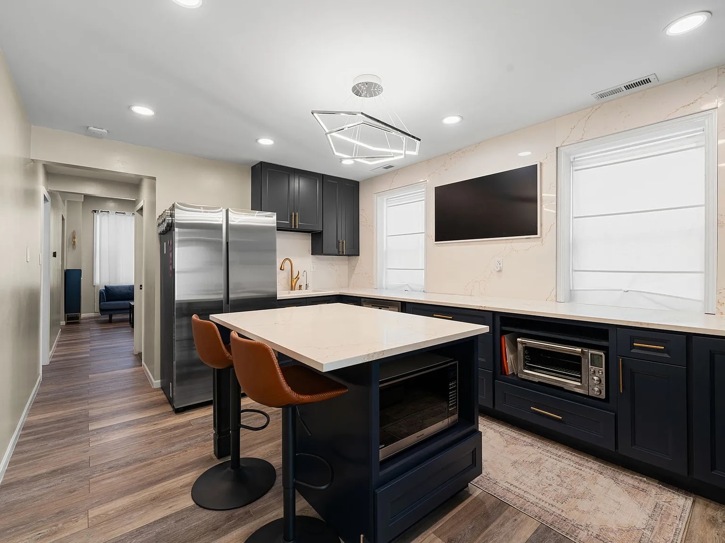 814 N Hermitage Avenue