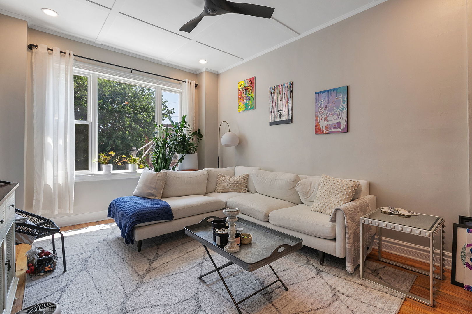 Chicago, Illinois 60622, United States, 11 Bedrooms Bedrooms, ,4 BathroomsBathrooms,Residential,Active,235009