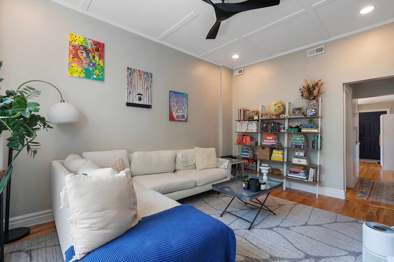 Chicago, Illinois 60622, United States, 11 Bedrooms Bedrooms, ,4 BathroomsBathrooms,Residential,Active,235009