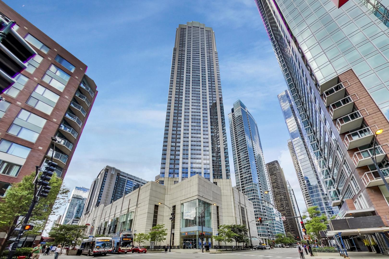 512 N McClurg Court 1704