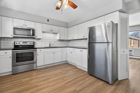 Tiny photo for 36 S Kensington Avenue #06, La Grange, IL 60525 (MLS # 12653610)