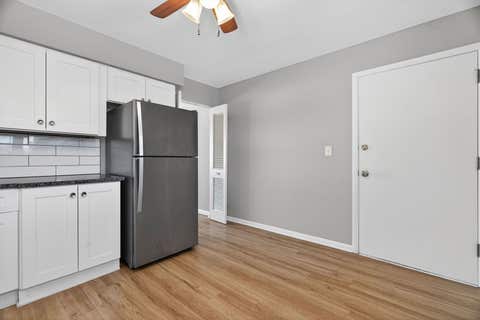 Tiny photo for 36 S Kensington Avenue #06, La Grange, IL 60525 (MLS # 12653610)