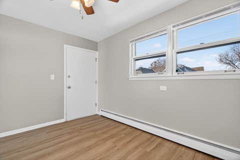 Tiny photo for 36 S Kensington Avenue #06, La Grange, IL 60525 (MLS # 12653610)