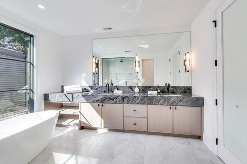 Tiny photo for 3846 N Bell Avenue, Chicago, IL 60618 (MLS # 12541388)