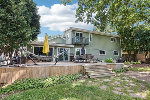 Tiny photo for 1304 Dunleer Drive, Mundelein, IL 60060 (MLS # 12486447)
