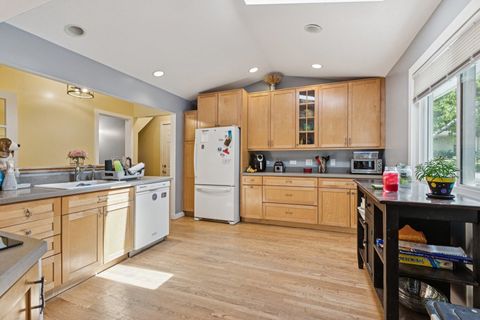 Tiny photo for 1304 Dunleer Drive, Mundelein, IL 60060 (MLS # 12486447)