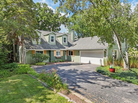 Tiny photo for 1304 Dunleer Drive, Mundelein, IL 60060 (MLS # 12486447)
