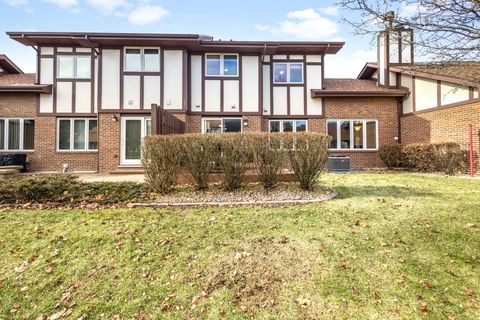 Tiny photo for 8951 Silverdale Drive #2B, Orland Park, IL 60462 (MLS # 12547555)