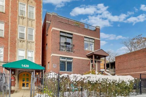 Tiny photo for 1416 W FARWELL Avenue #1R, Chicago, IL 60626 (MLS # 12515326)