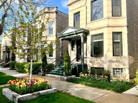2447 N Mozart Street 1 Chicago IL 60647