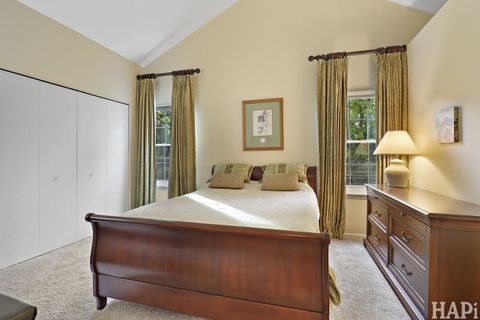 Tiny photo for 566 Greenbay Court, Lake Zurich, IL 60047 (MLS # 12515284)