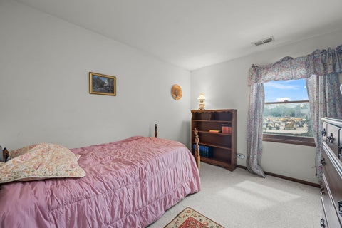 Tiny photo for 1566 N WINDSOR Drive #1566, Arlington Heights, IL 60004 (MLS # 12715416)