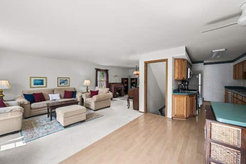 Tiny photo for 1566 N WINDSOR Drive #1566, Arlington Heights, IL 60004 (MLS # 12715416)