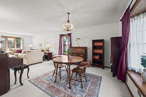 Tiny photo for 1566 N WINDSOR Drive #1566, Arlington Heights, IL 60004 (MLS # 12715416)