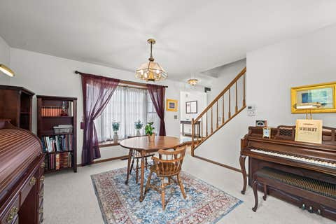 Tiny photo for 1566 N WINDSOR Drive #1566, Arlington Heights, IL 60004 (MLS # 12715416)