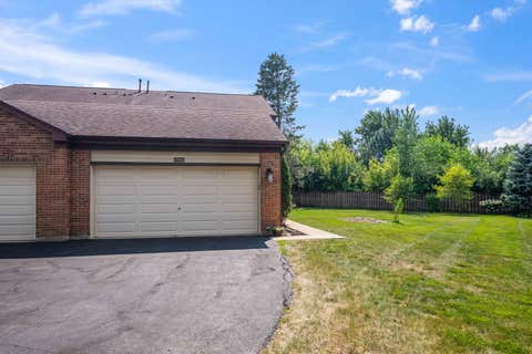 Tiny photo for 1566 N WINDSOR Drive #1566, Arlington Heights, IL 60004 (MLS # 12715416)