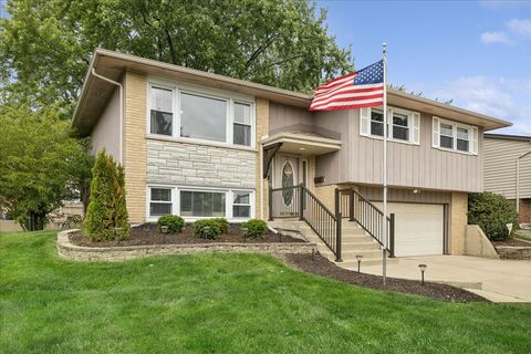 Photo of 15954 Ozark Avenue, Tinley Park, IL 60477 (MLS # 12645350)