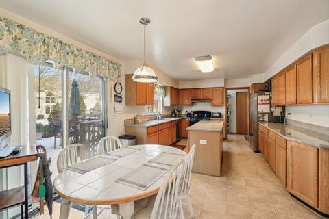 Tiny photo for 842 Deep Woods Court, Grayslake, IL 60030 (MLS # 12544321)